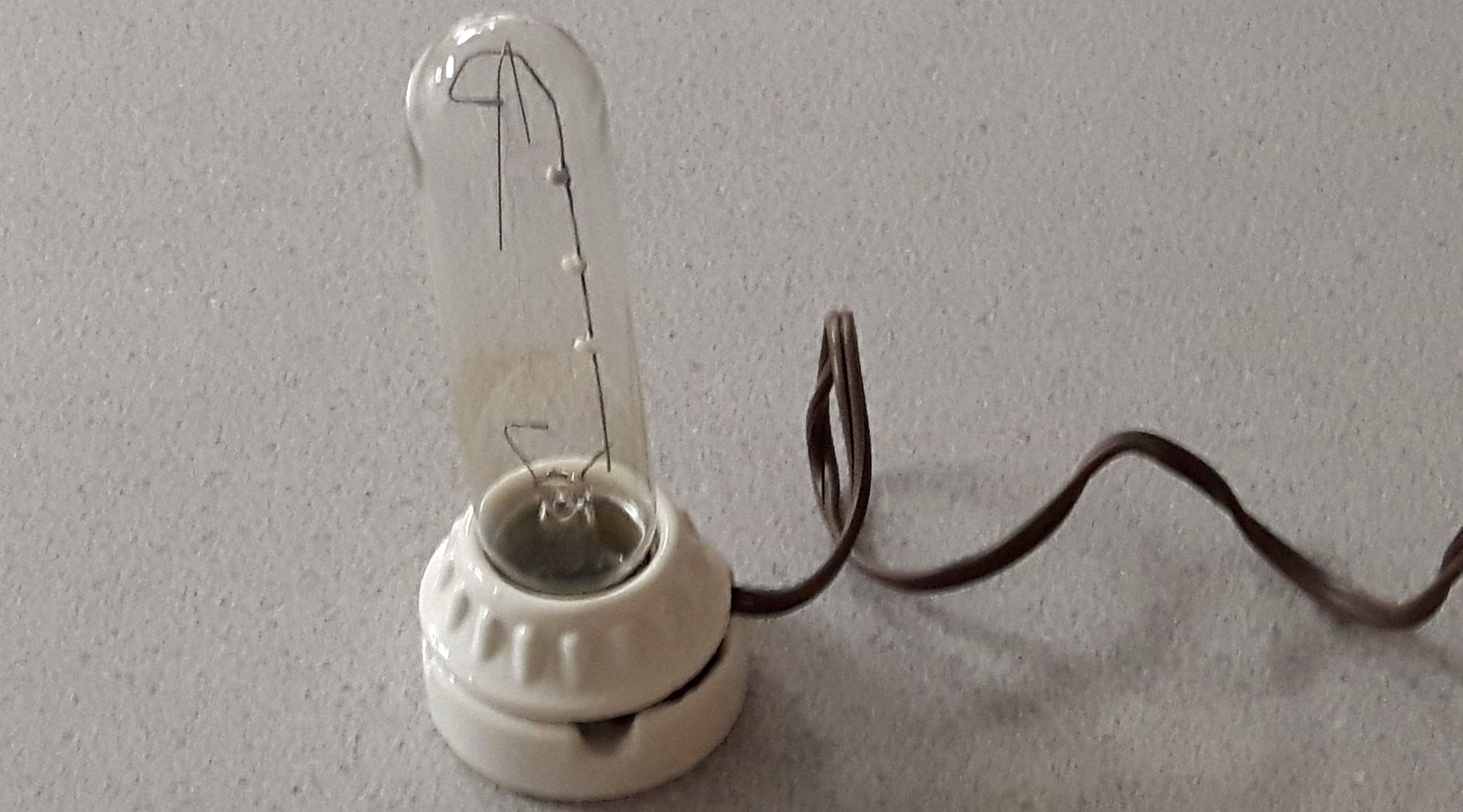 Figure 6 long bulb
